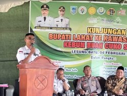 Pemdes Lesung Batu Terima Kunjungan Bupati Lahat di Kawasan Terpadu Kebun Buah Cuko Simpou