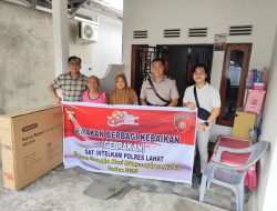 Sat Intelkam Polres Lahat Salurkan Bantuan Kursi Roda dan Sembako kepada Lansia dalam Program GEBRAKAN