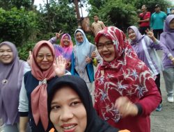 Jumat Sehat, Siswa SMAN 1 Pulau Pinang Jalan Santai Susuri Perkampungan Desa Jati