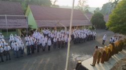 Upacara Bendera di SMAN 1 Pulau Pinang Tekankan Pentingnya Mengubah Mindset Menuju Kesuksesan