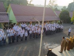 Upacara Bendera di SMAN 1 Pulau Pinang Tekankan Pentingnya Mengubah Mindset Menuju Kesuksesan