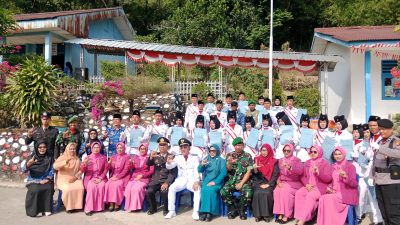 SMA Negeri 1 Pulau Pinang Ikuti Upacara HUT RI ke-81 dan Jadi Petugas Pengibar Bendera