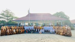 Upacara Bendera Senin Pagi di SMAN 2 Lahat Diwarnai Serah Terima Medali dan Apresiasi Siswa Berprestasi