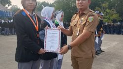 Lima Prestasi Siswa dan Tim LBB SMAN 4 Lahat Diapresiasi dalam Apel Pagi