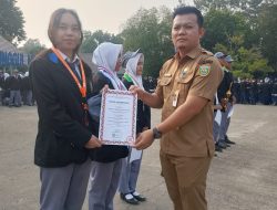 Lima Prestasi Siswa dan Tim LBB SMAN 4 Lahat Diapresiasi dalam Apel Pagi